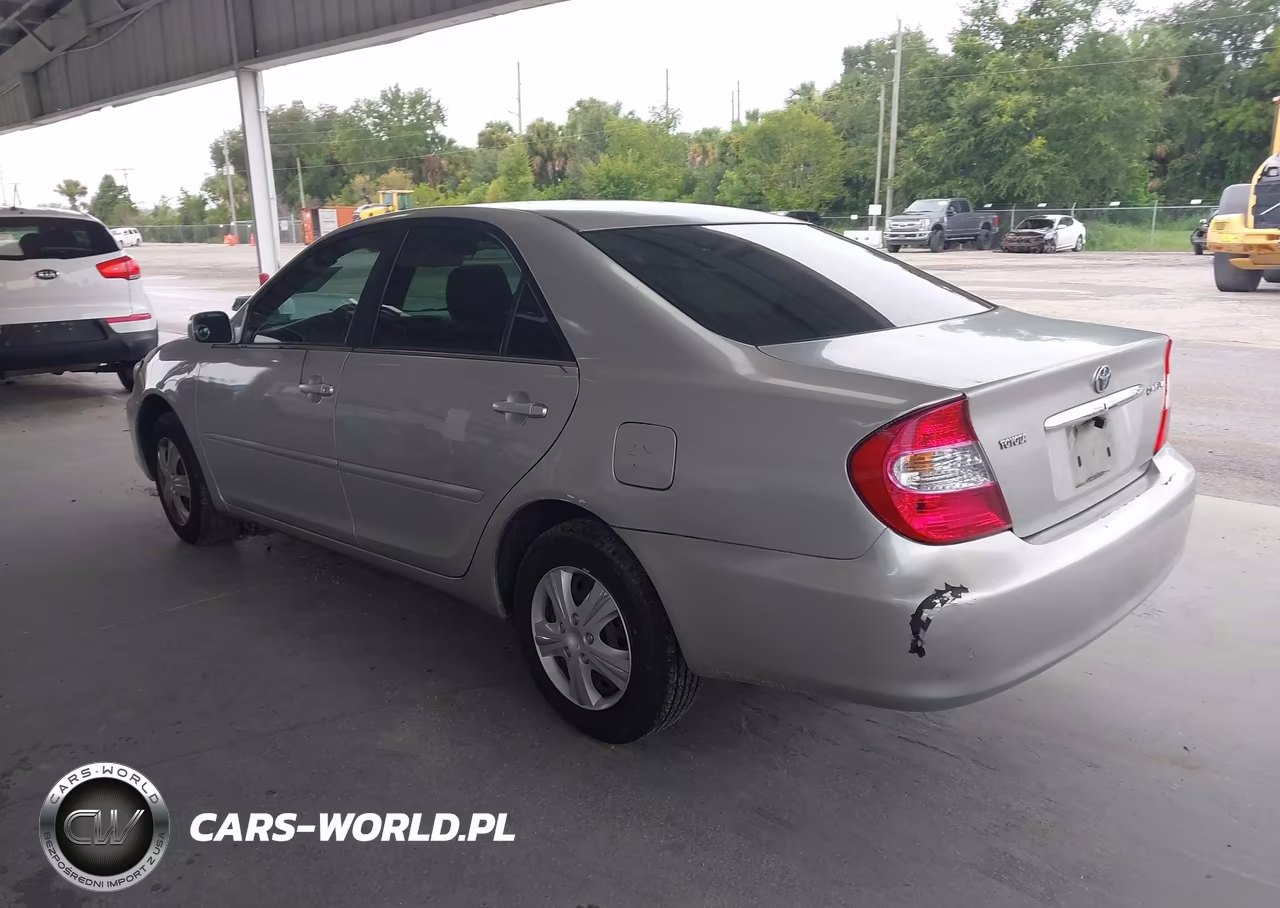 2003 Toyota Camry Le VIN:4T1BE32K13U684625 - 3