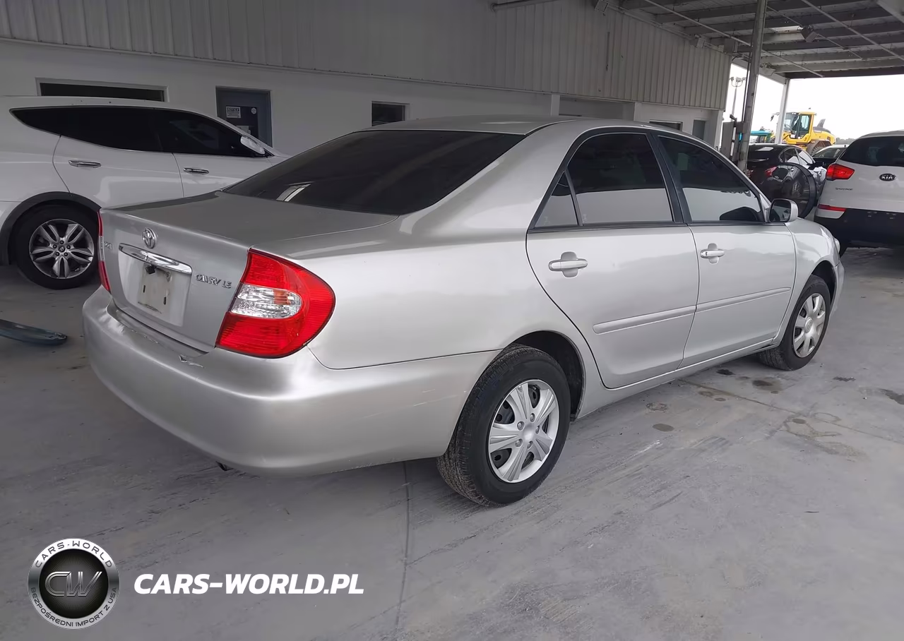 2003 Toyota Camry Le VIN:4T1BE32K13U684625 - 4