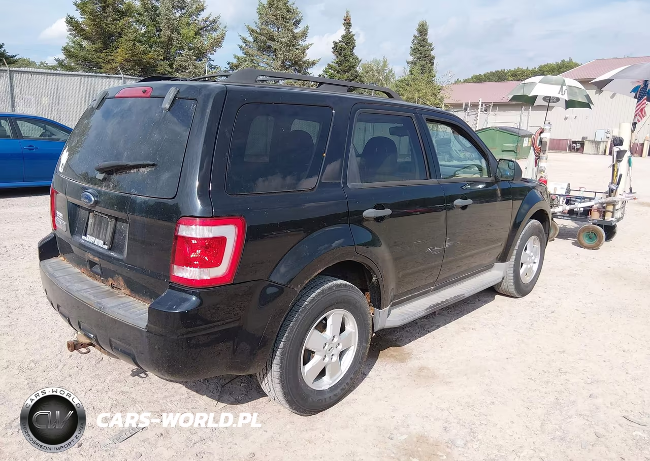 2010 Ford Escape Xlt VIN:1FMCU0D75AKD14348 - 4