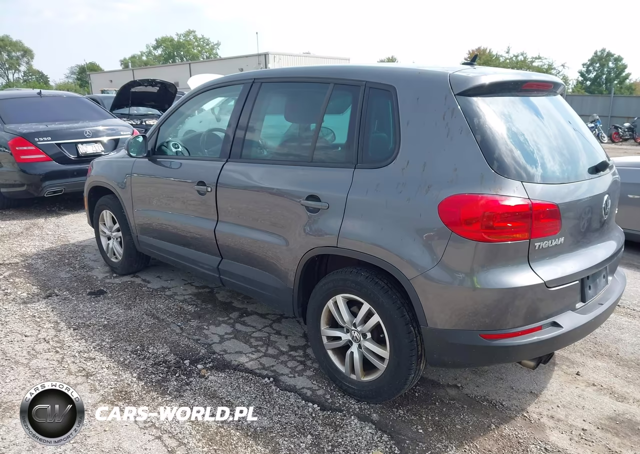 2013 Volkswagen Tiguan S VIN:WVGBV3AX3DW592161 - 3