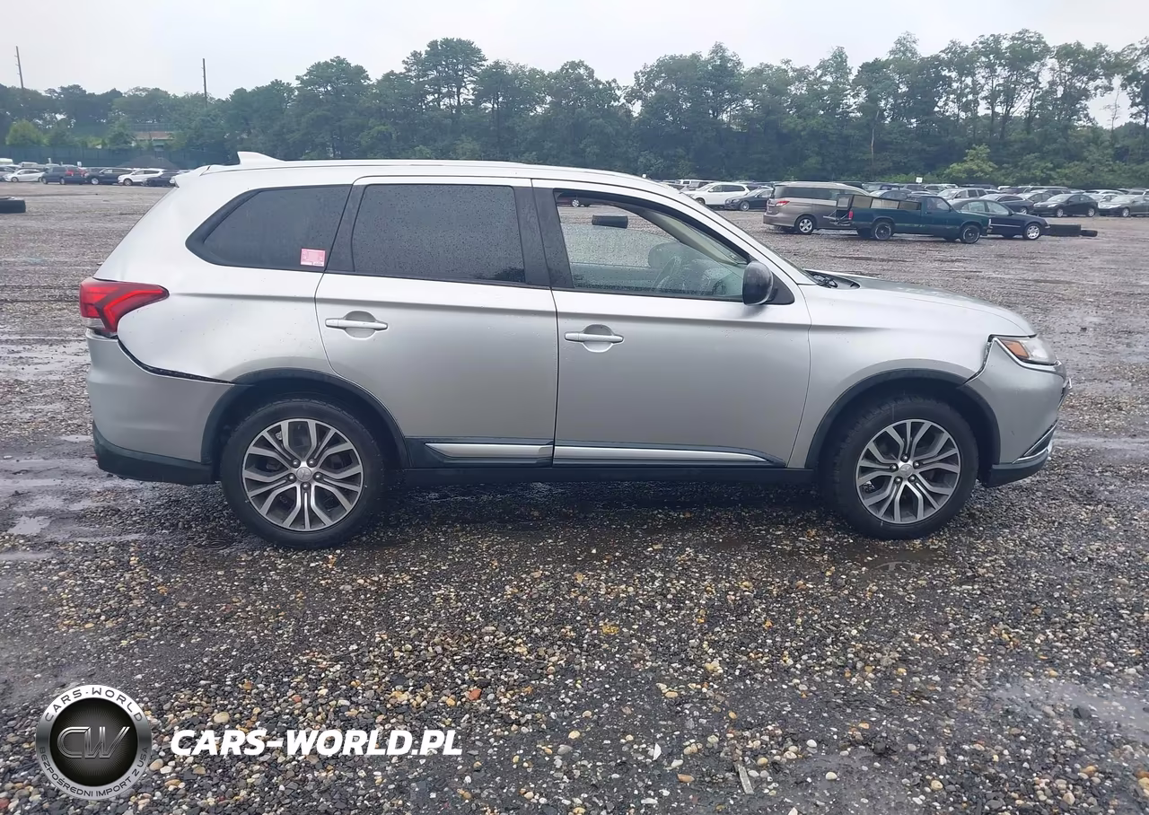 2018 Mitsubishi Outlander Es VIN:JA4AZ3A32JZ039068 - 13