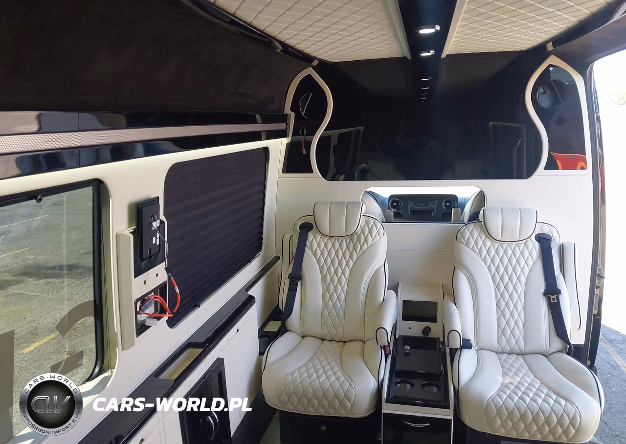 2019 Mercedes-Benz Sprinter 2500 High Roof V6 VIN:WDAPF1CD6KP072139 - 18