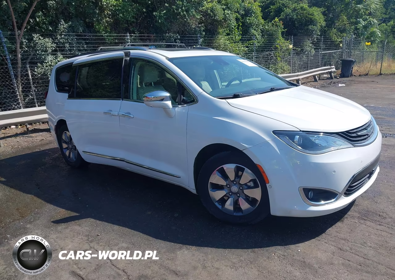 2017 Chrysler Pacifica Hybrid Platinum