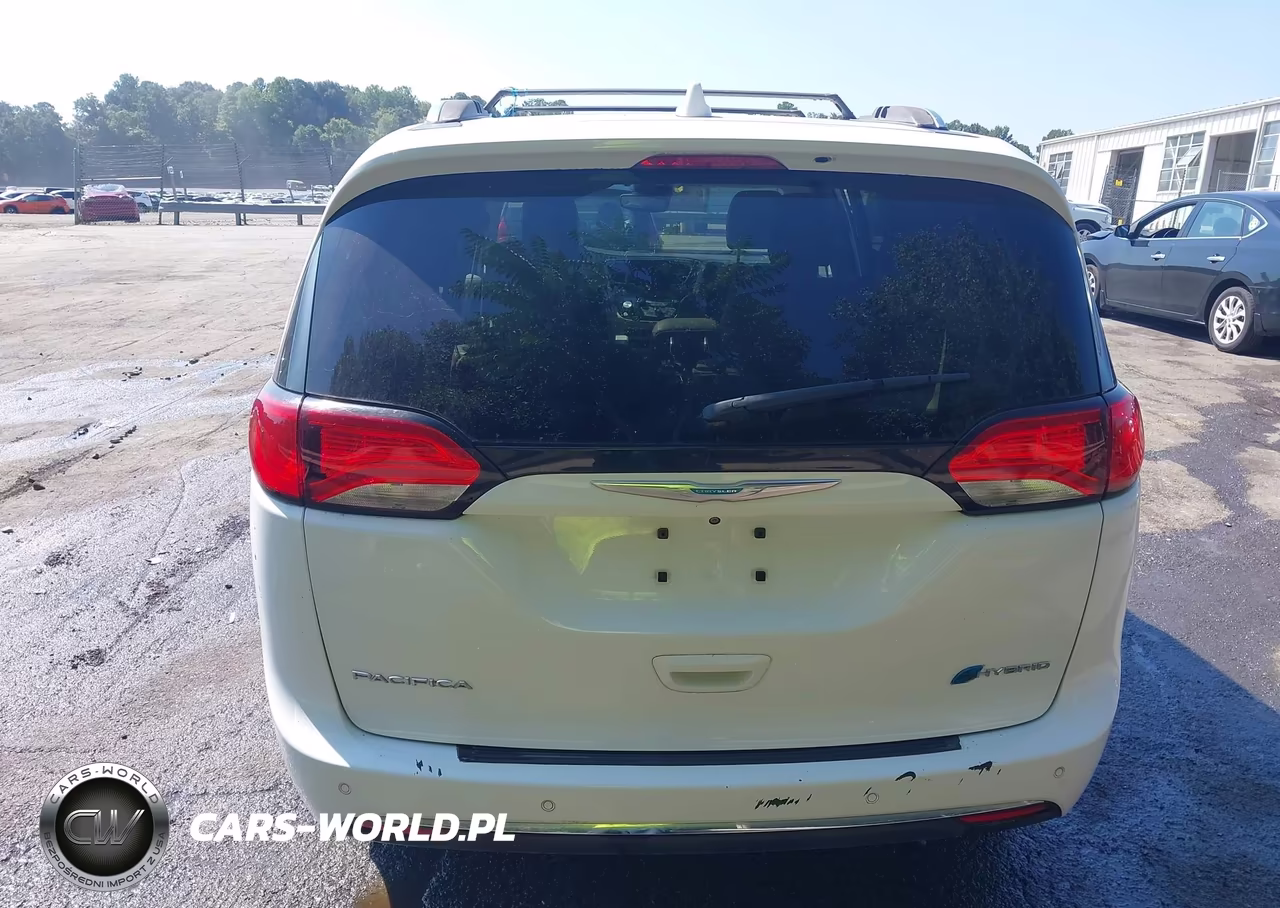 2017 Chrysler Pacifica Hybrid Platinum VIN:2C4RC1N72HR709413 - 16