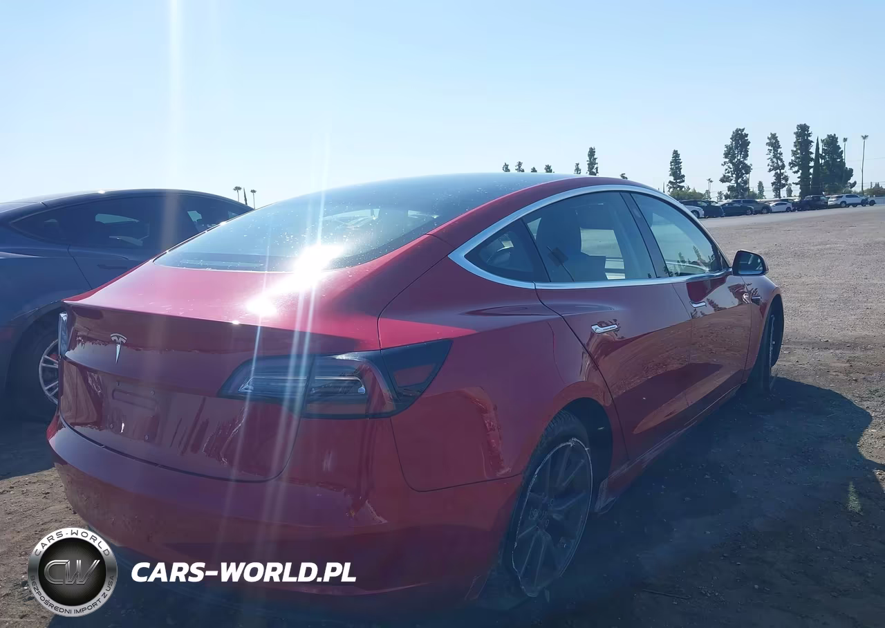 2018 Tesla Model 3 Long Range-Performance VIN:5YJ3E1EB8JF104799 - 4
