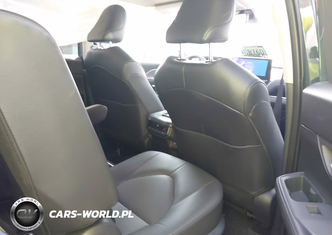 2025 Toyota Grand Highlander Xle VIN:5TDAAAA51SS034689 - 8