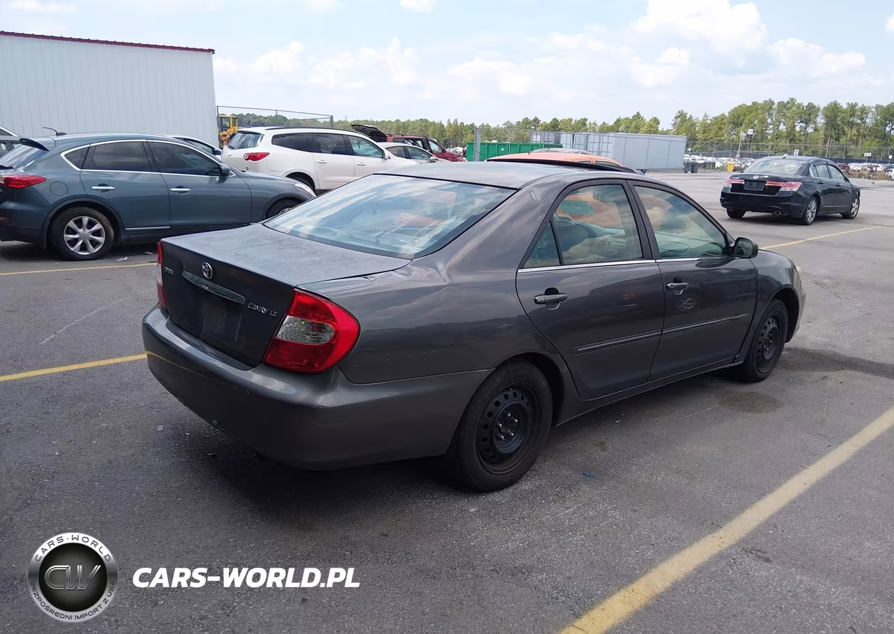 2002 Toyota Camry Xle VIN:4T1BE32K22U583771 - 4