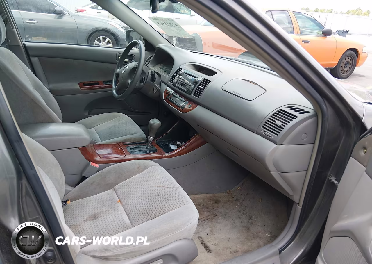 2002 Toyota Camry Xle VIN:4T1BE32K22U583771 - 5