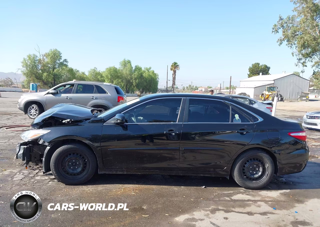 2015 Toyota Camry Le VIN:4T4BF1FKXFR473025 - 13