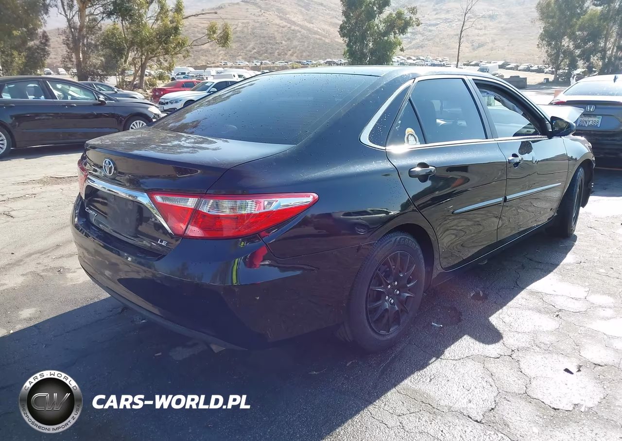 2015 Toyota Camry Le VIN:4T4BF1FKXFR473025 - 4