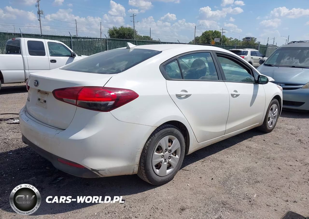 2018 Kia Forte Lx VIN:3KPFK4A77JE273503 - 4