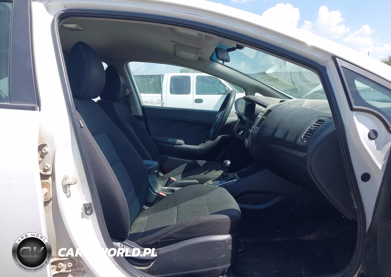 2018 Kia Forte Lx VIN:3KPFK4A77JE273503 - 5