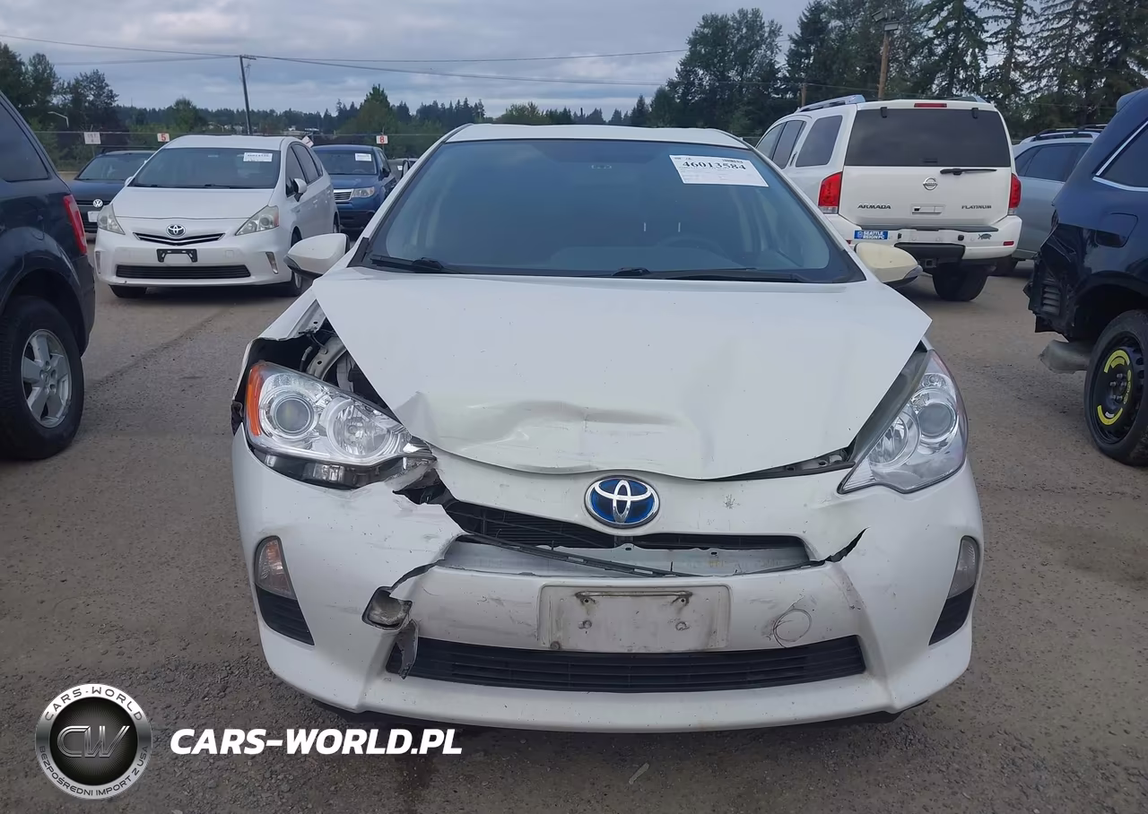 2014 Toyota Prius C Two VIN:JTDKDTB33E1077517 - 12