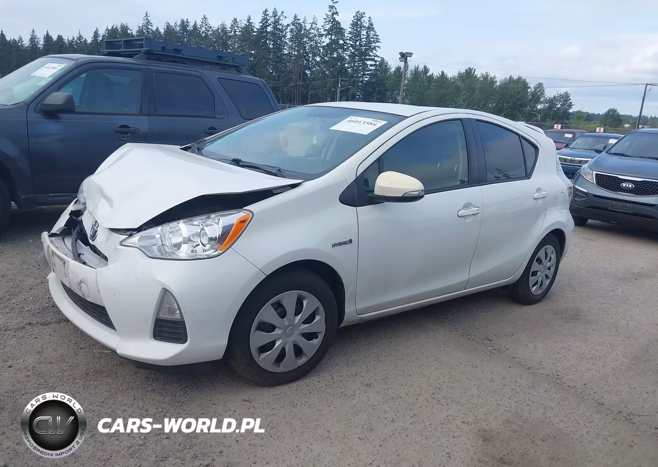 2014 Toyota Prius C Two VIN:JTDKDTB33E1077517 - 14