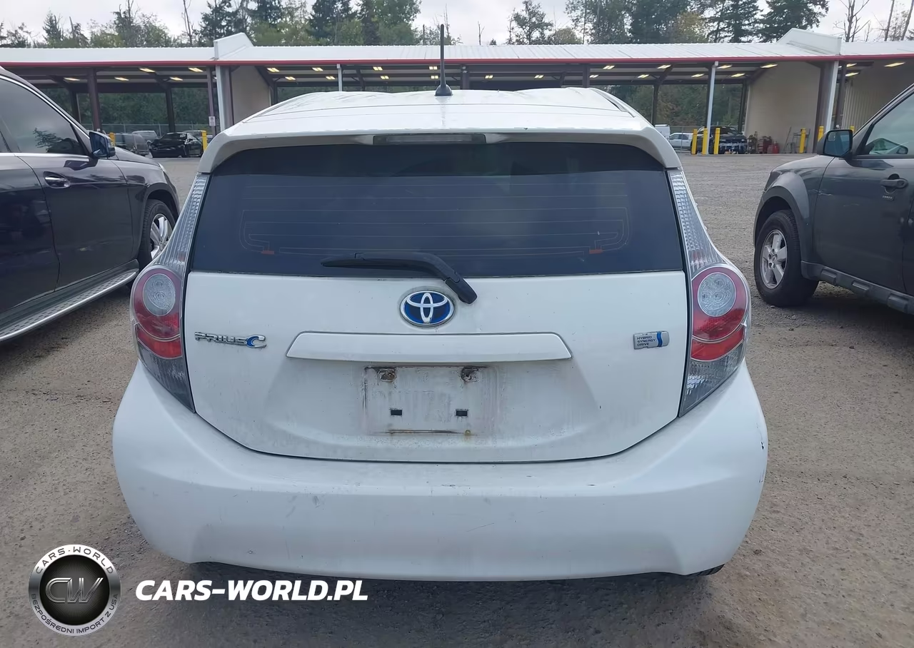 2014 Toyota Prius C Two VIN:JTDKDTB33E1077517 - 16