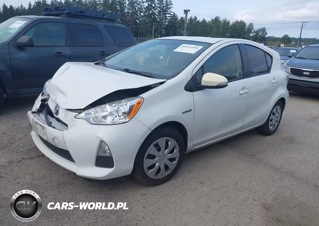 2014 Toyota Prius C Two VIN:JTDKDTB33E1077517 - 2