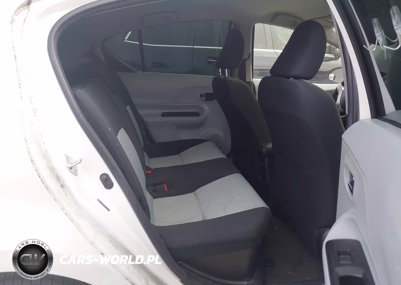 2014 Toyota Prius C Two VIN:JTDKDTB33E1077517 - 8