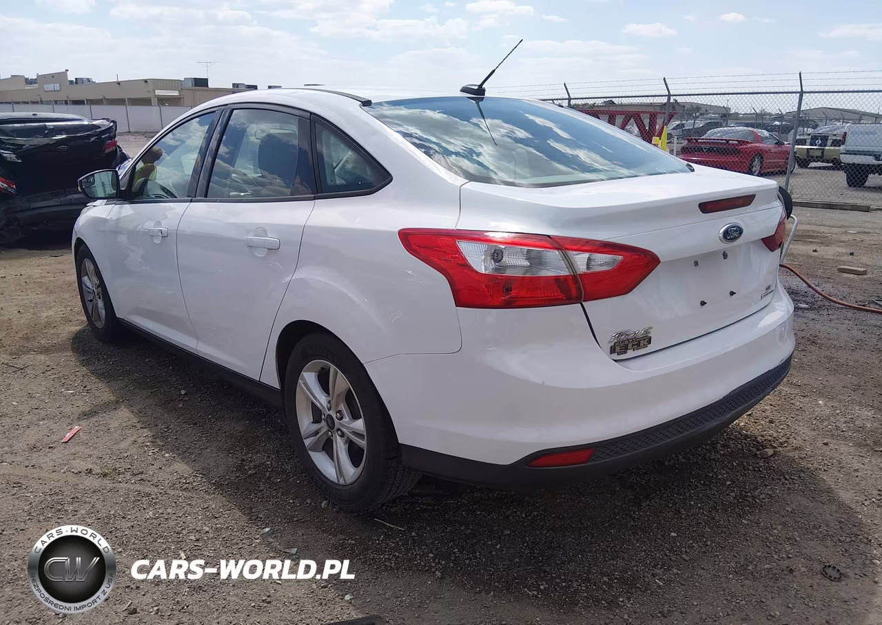 2014 Ford Focus Se VIN:1FADP3F20EL130895 - 3