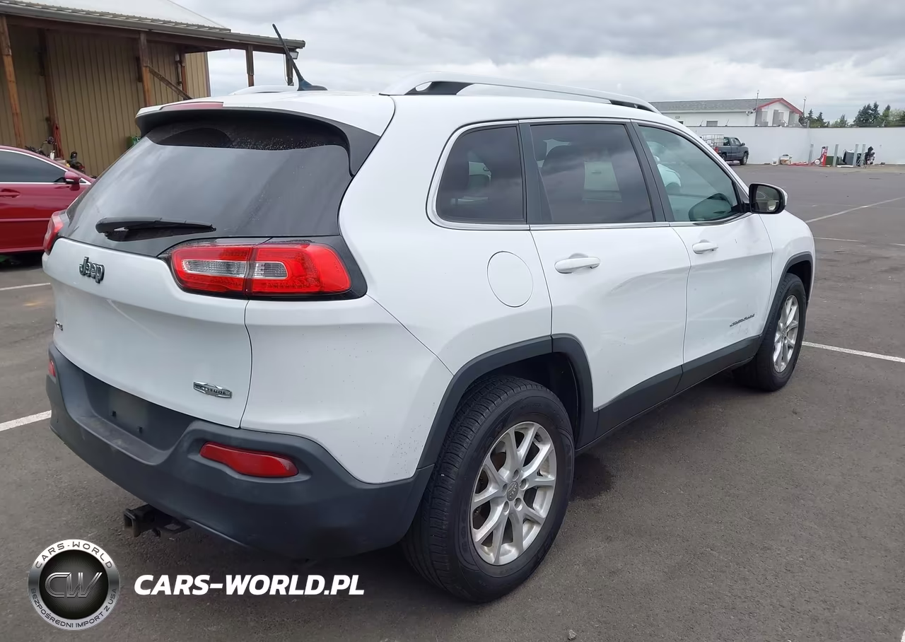 2014 Jeep Cherokee Latitude VIN:1C4PJMCB9EW174055 - 4