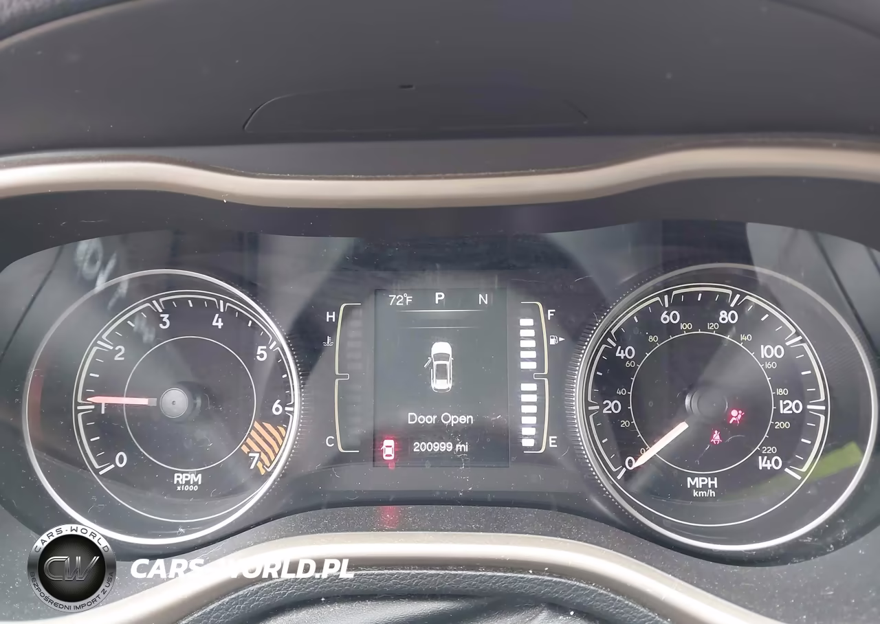 2014 Jeep Cherokee Latitude VIN:1C4PJMCB9EW174055 - 7