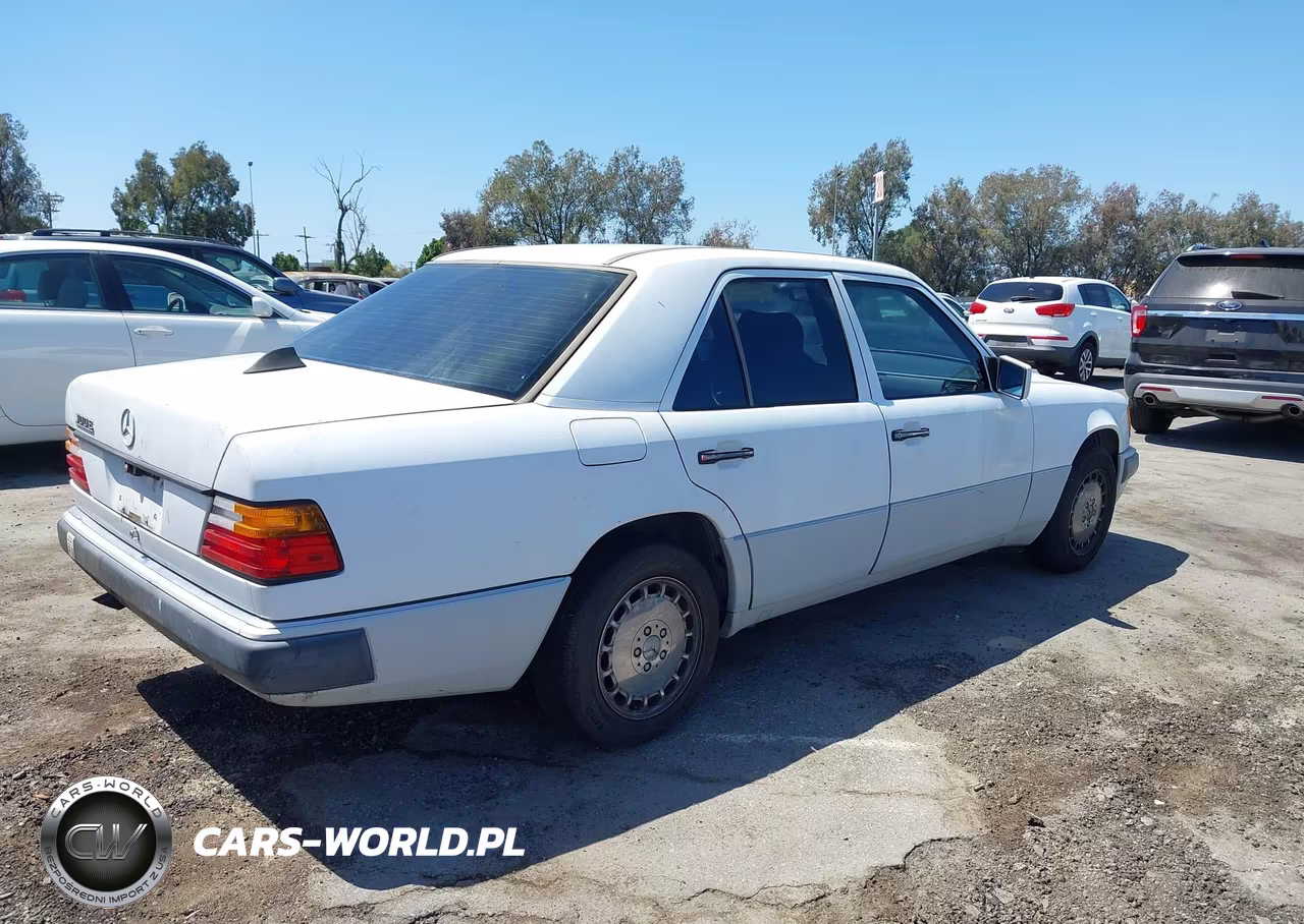 1991 Mercedes-Benz 300 E VIN:WDBEA30D7MB359359 - 4