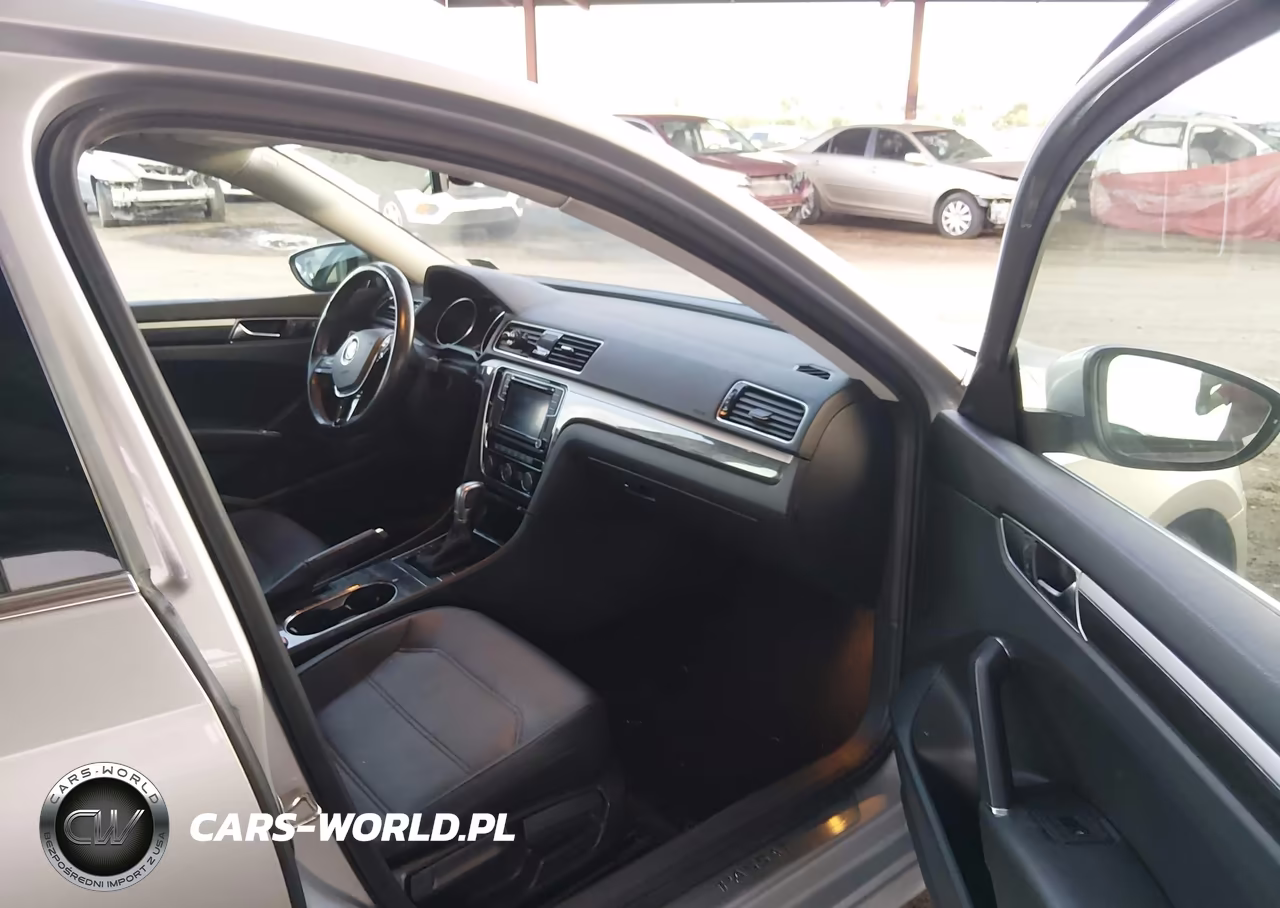 2018 Volkswagen Passat 2.0T Se VIN:1VWBA7A32JC030976 - 5