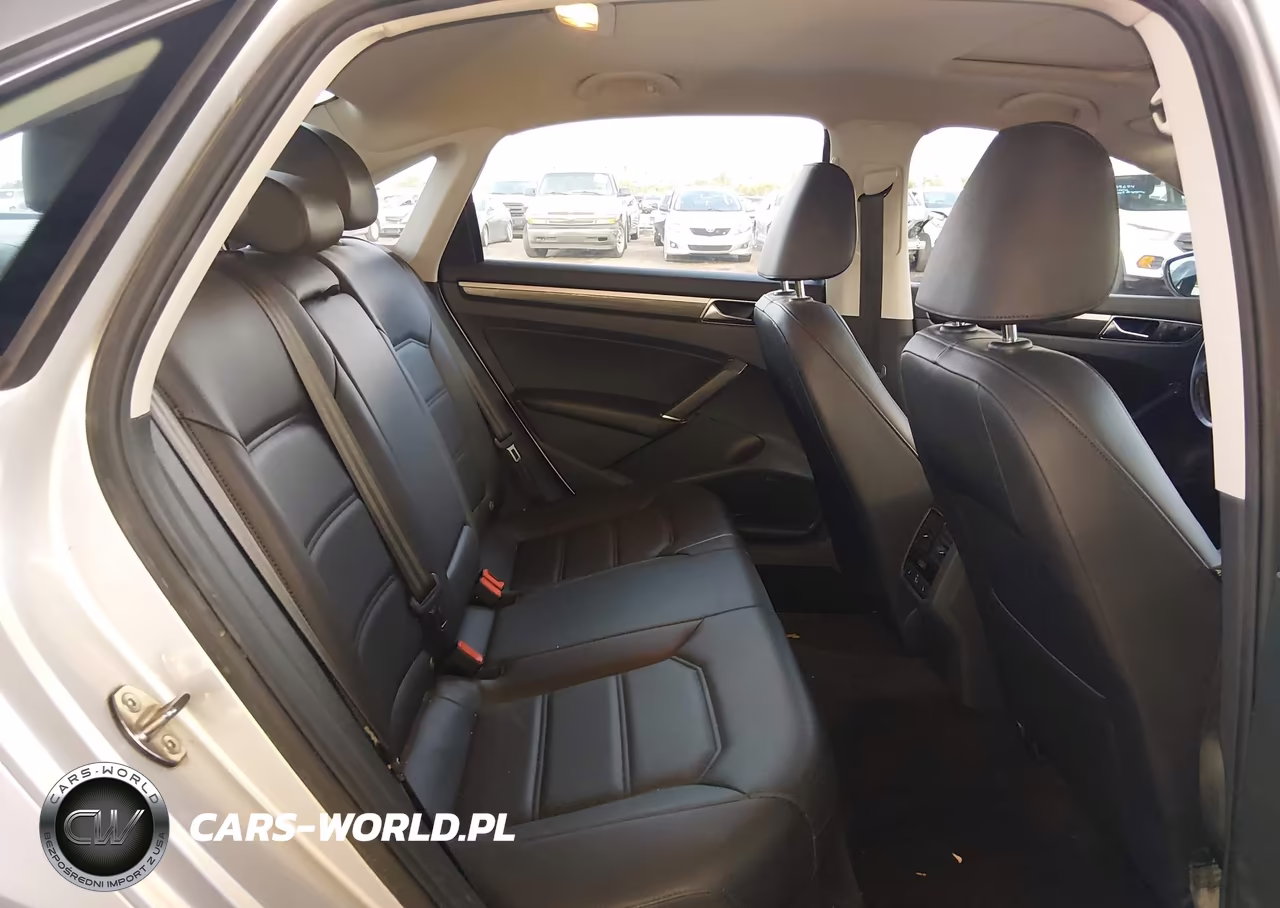 2018 Volkswagen Passat 2.0T Se VIN:1VWBA7A32JC030976 - 8
