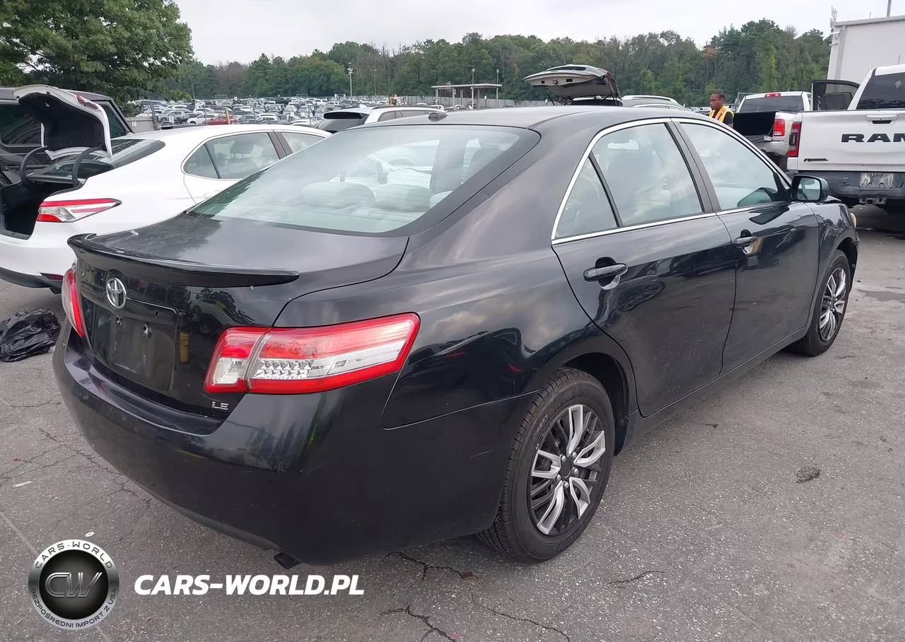 2010 Toyota Camry Le VIN:4T1BF3EKXAU035119 - 4