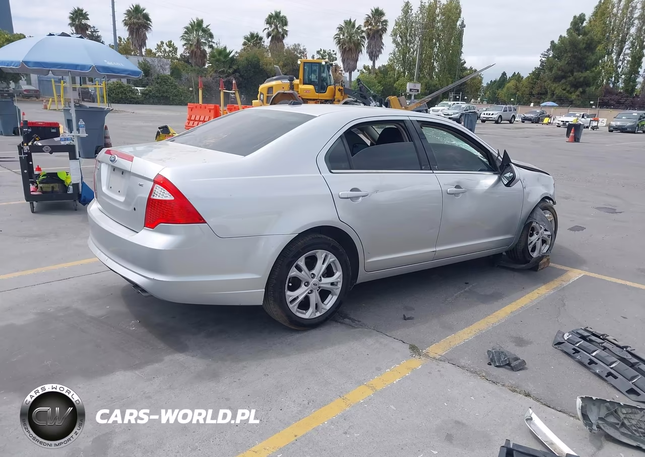 2012 Ford Fusion Se VIN:3FAHP0HA8CR130761 - 4