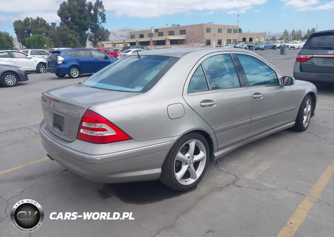 2005 Mercedes-Benz C 230 Kompressor Sport VIN:WDBRF40J15F721131 - 4