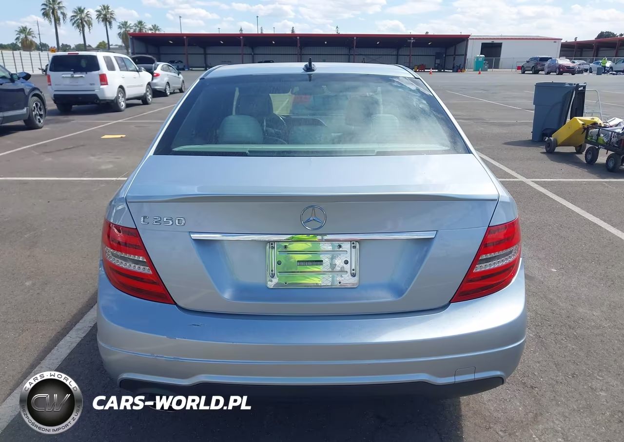 2013 Mercedes-Benz C 250 Sport VIN:WDDGF4HB4DA869314 - 16