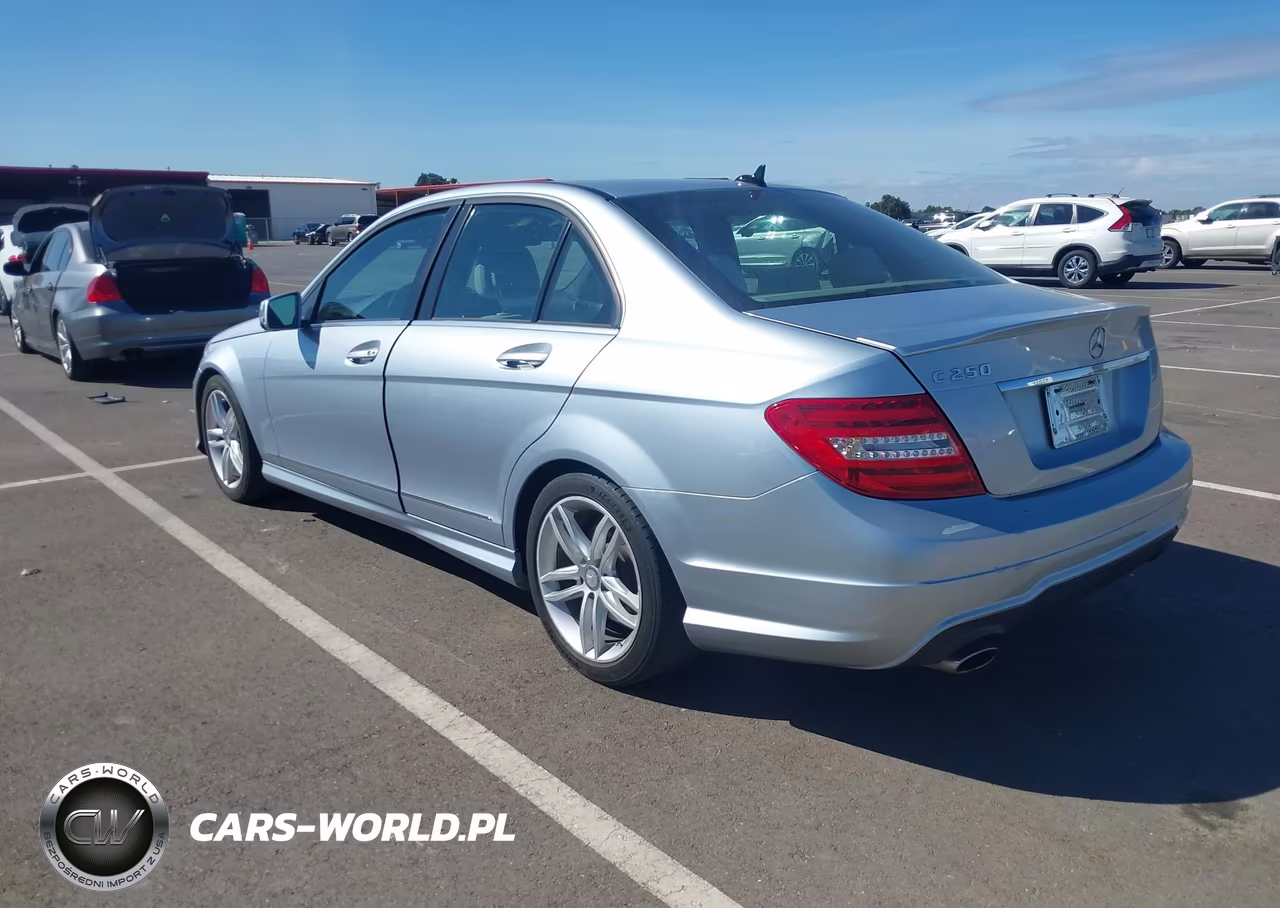 2013 Mercedes-Benz C 250 Sport VIN:WDDGF4HB4DA869314 - 3