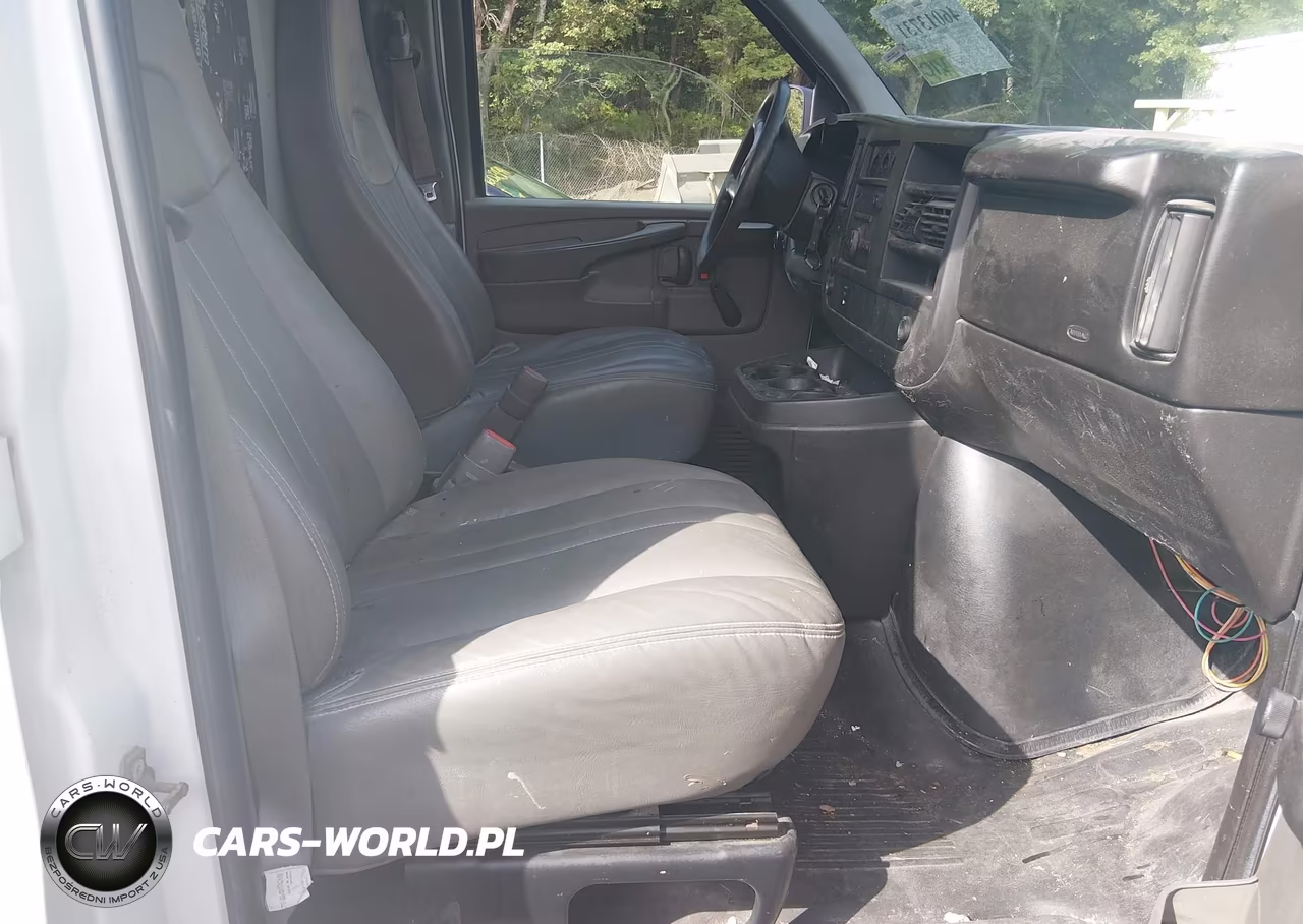 2010 Chevrolet Express 2500 Work Van VIN:1GCZGFBA4A1107009 - 5