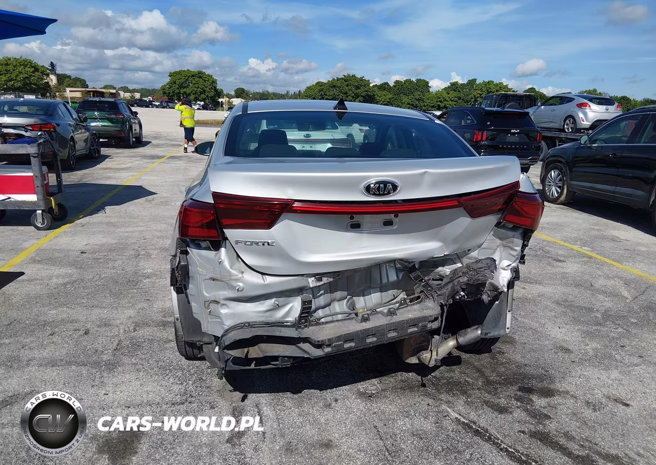 2021 Kia Forte Lxs VIN:3KPF24AD5ME270075 - 6