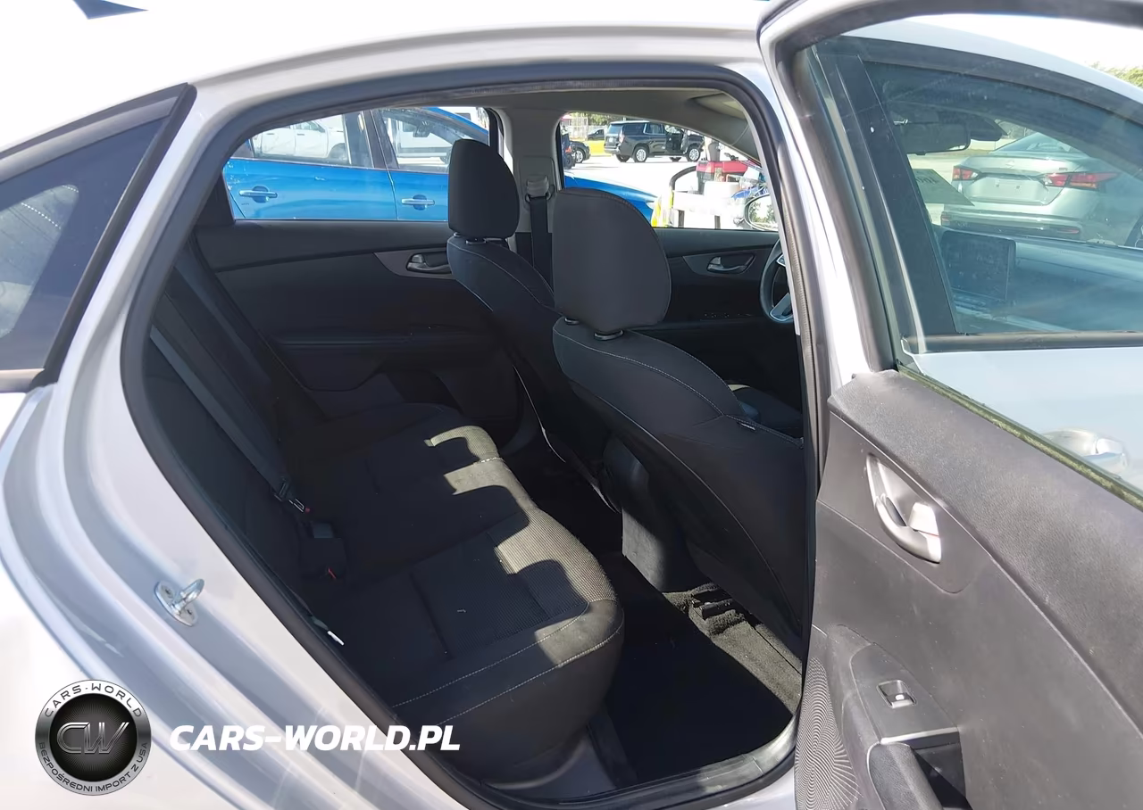 2021 Kia Forte Lxs VIN:3KPF24AD5ME270075 - 8