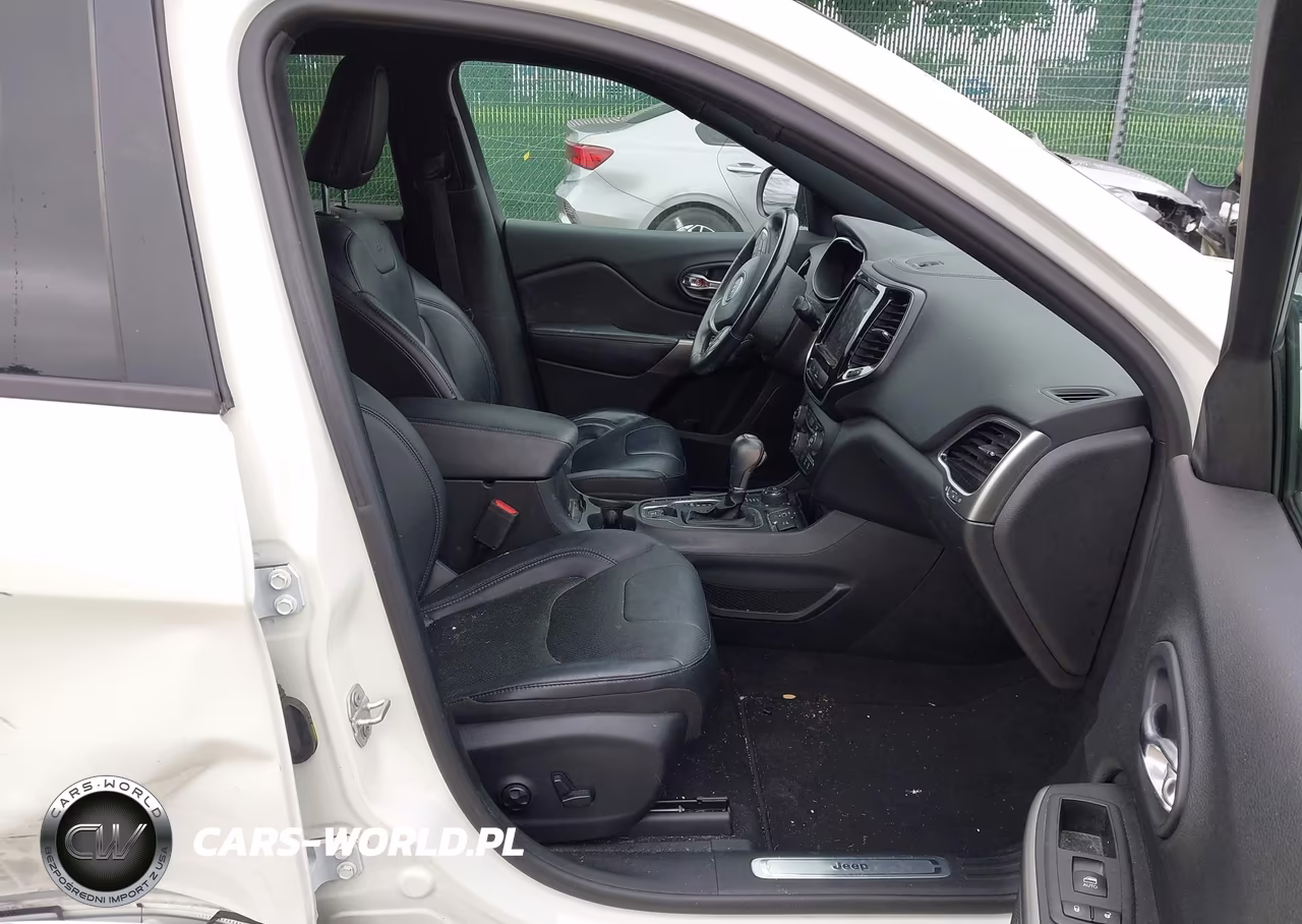 2019 Jeep Cherokee High Altitude 4X4 VIN:1C4PJMDX3KD443409 - 5