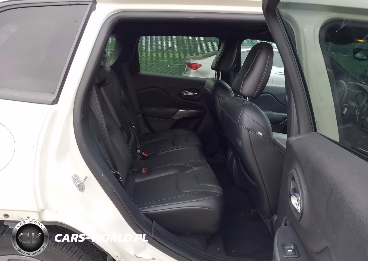 2019 Jeep Cherokee High Altitude 4X4 VIN:1C4PJMDX3KD443409 - 8