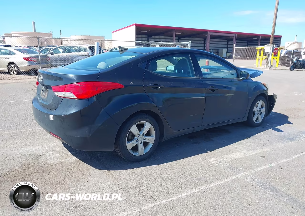 2013 Hyundai Elantra Gls VIN:5NPDH4AE4DH246411 - 4