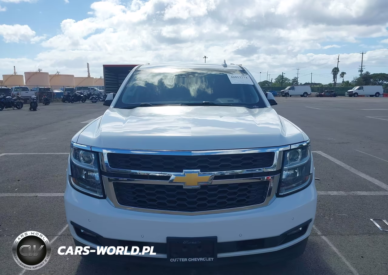 2019 Chevrolet Suburban Lt VIN:1GNSCHKC2KR149389 - 13