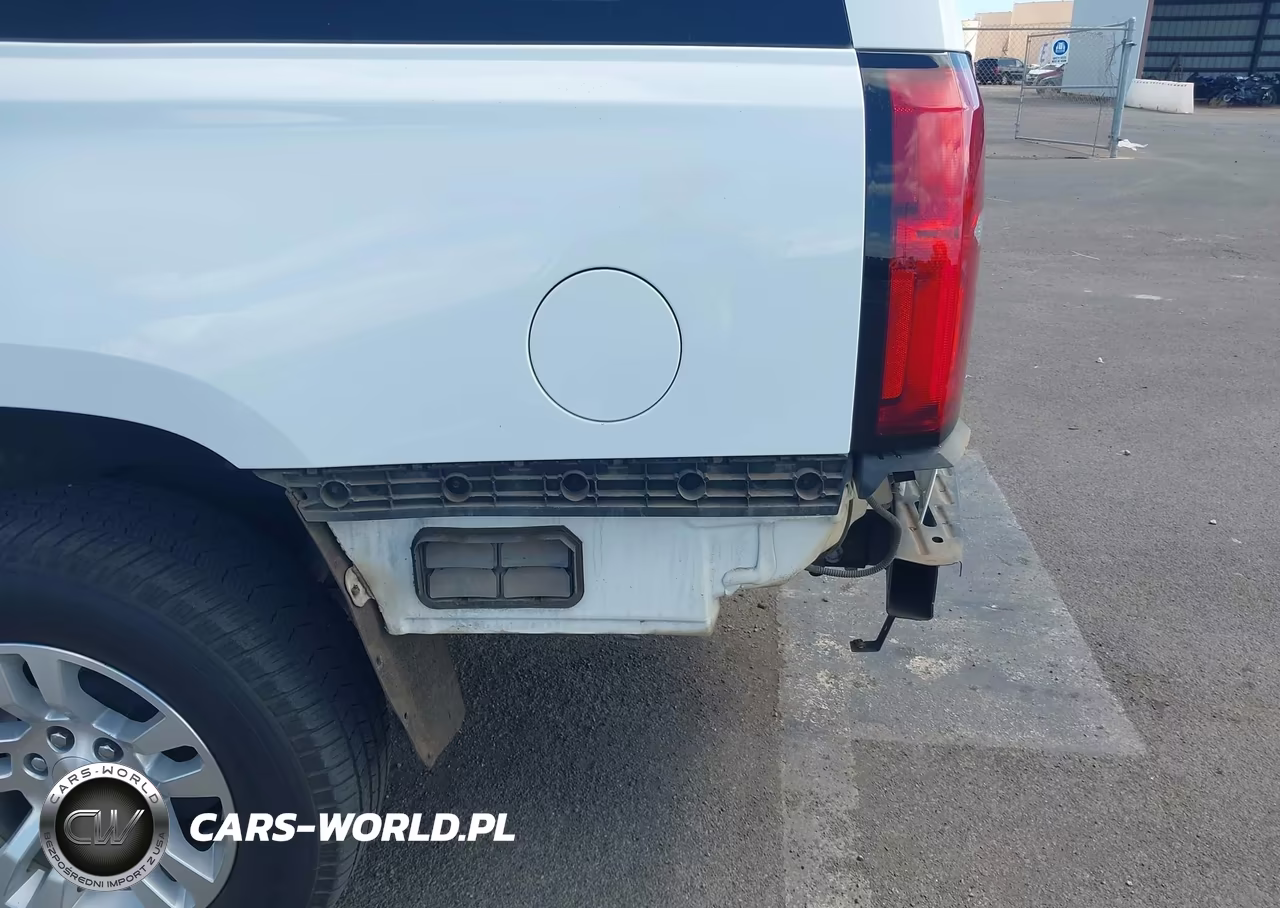 2019 Chevrolet Suburban Lt VIN:1GNSCHKC2KR149389 - 18