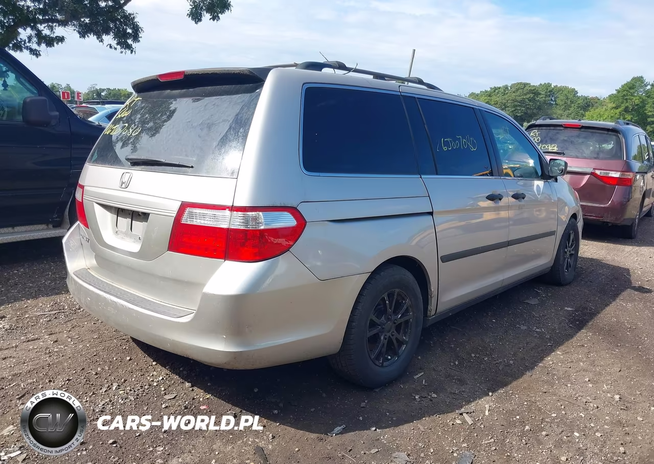 2007 Honda Odyssey Lx VIN:5FNRL38247B023573 - 4