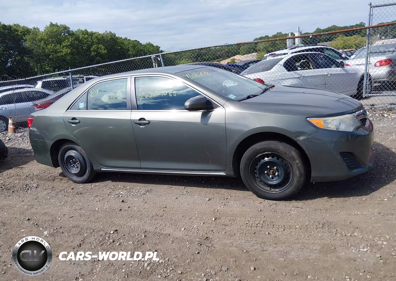 2013 Toyota Camry Le VIN:4T4BF1FK2DR300080 - 12