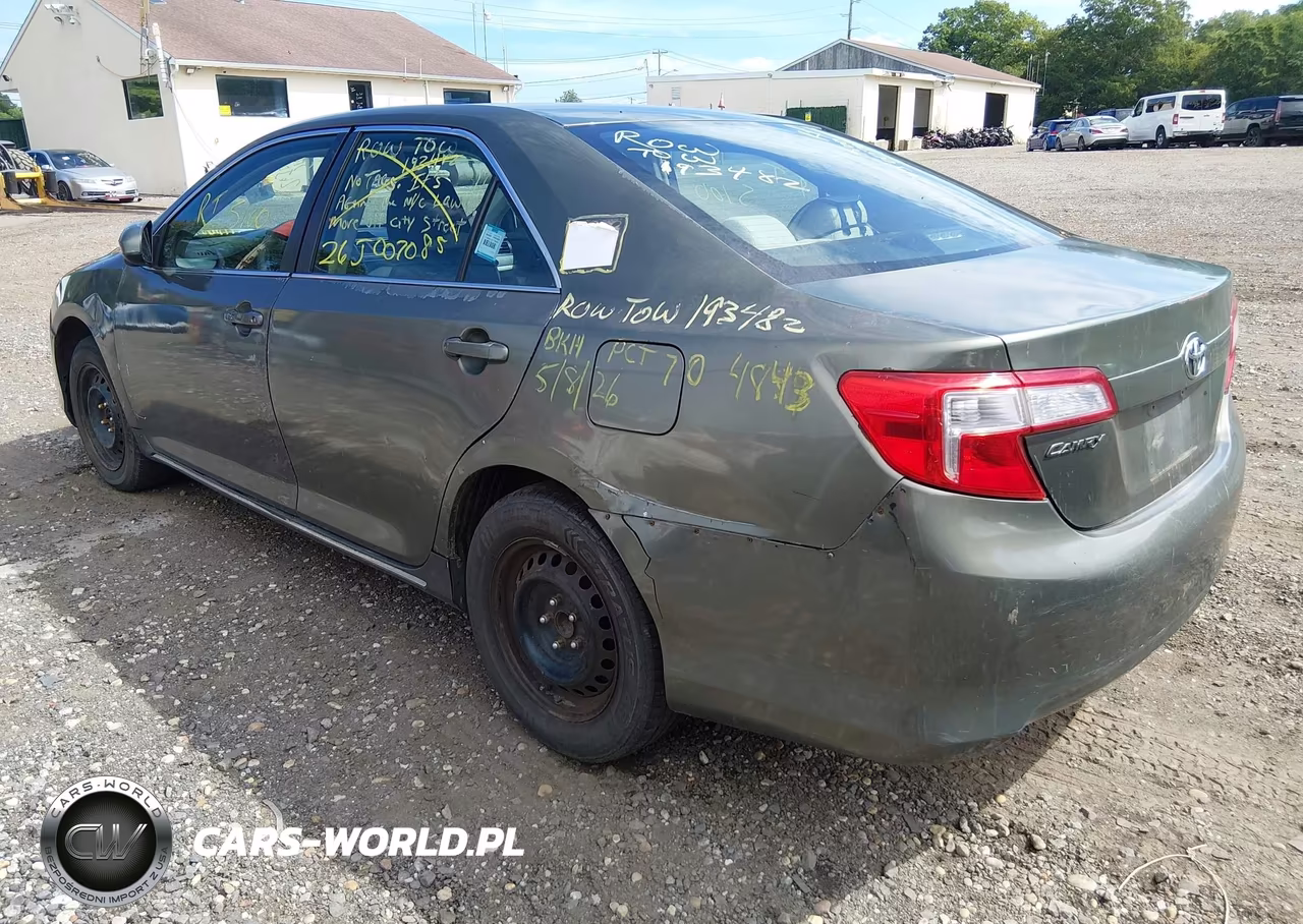 2013 Toyota Camry Le VIN:4T4BF1FK2DR300080 - 3