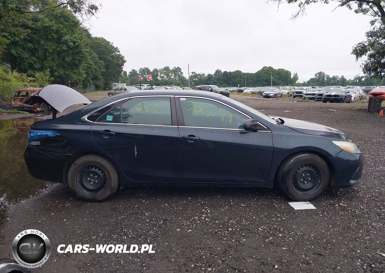 2015 Toyota Camry Le VIN:4T4BF1FK1FR484236 - 12