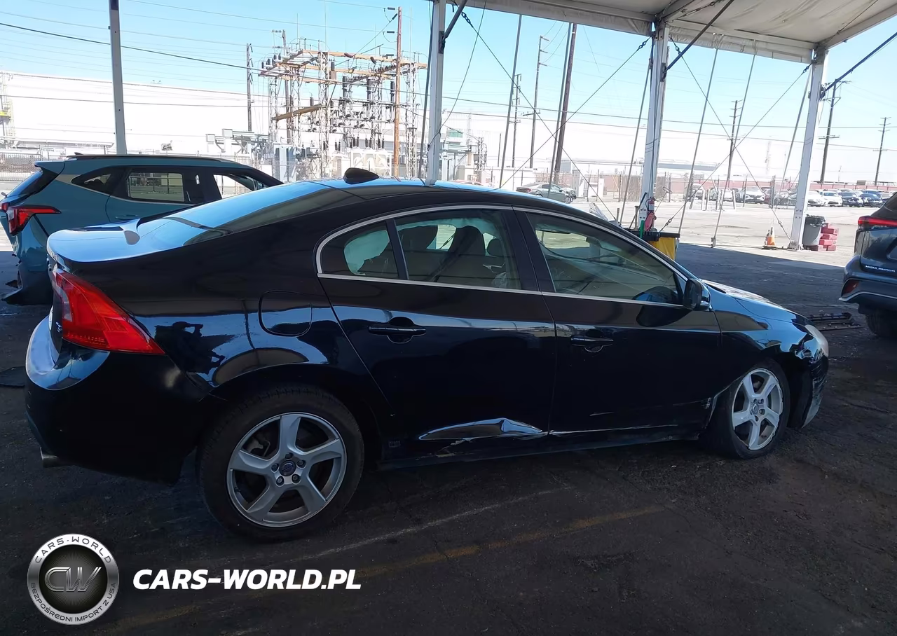 2013 Volvo S60 T5 VIN:YV1612FSXD1225418 - 13