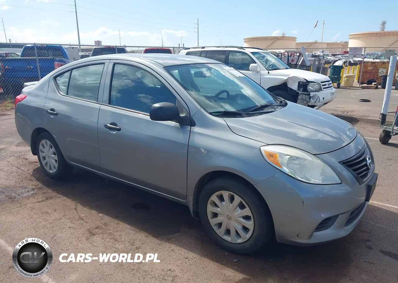 2013 Nissan Versa 1.6 S+