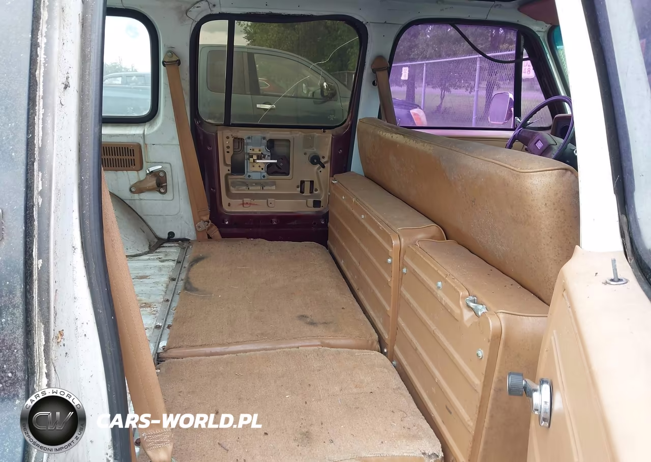 1990 Chevrolet Suburban R1500 VIN:1GNER16K2LF181587 - 8