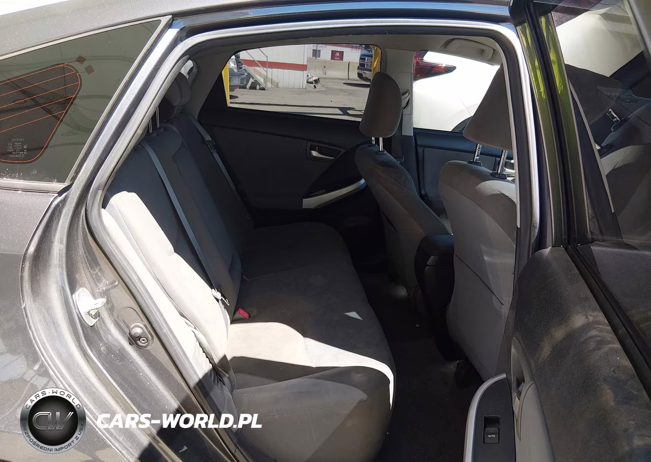 2013 Toyota Prius Two VIN:JTDKN3DU1D1678491 - 8