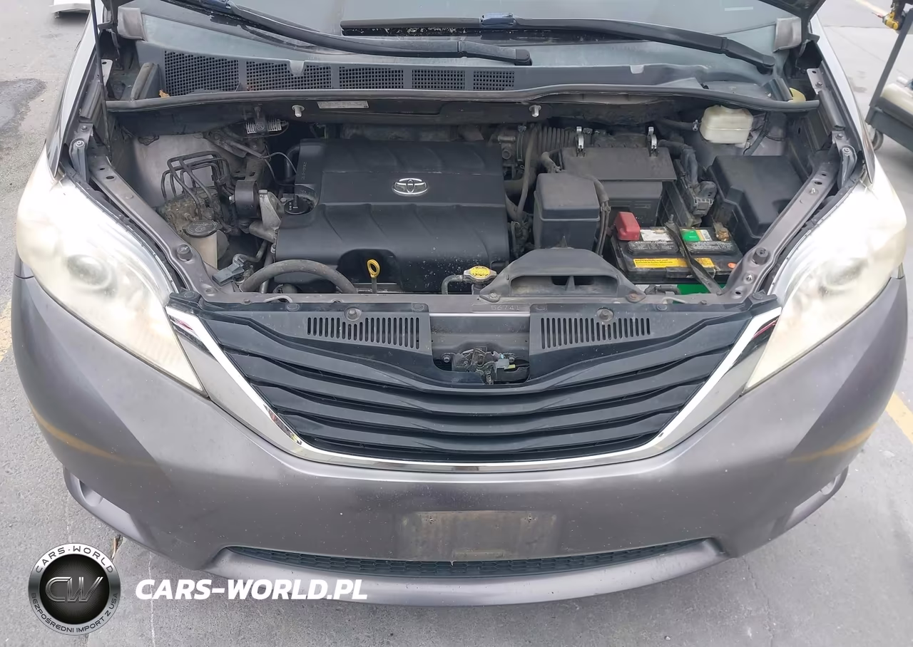 2011 Toyota Sienna Le V6 VIN:5TDKK3DC2BS056868 - 10