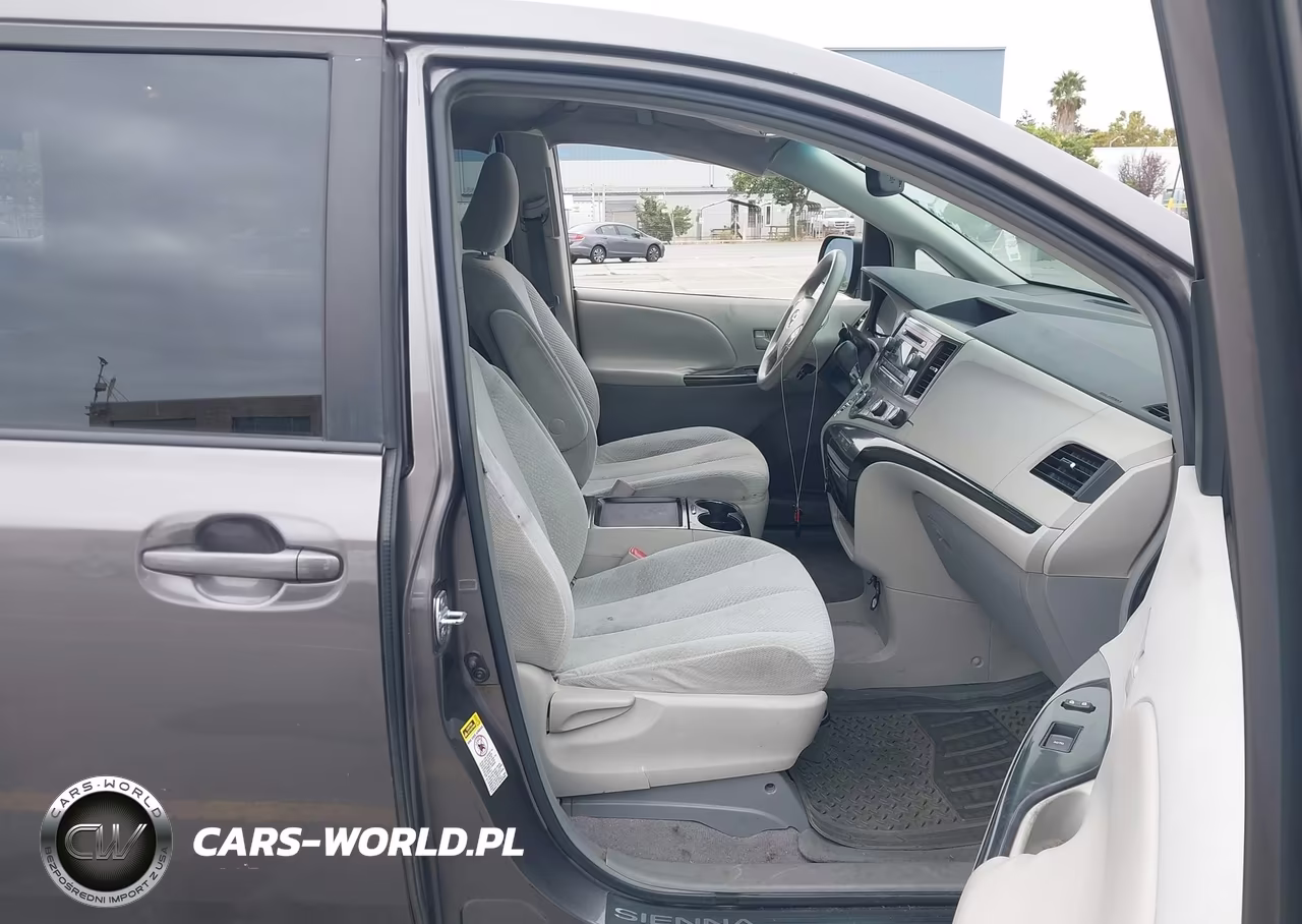 2011 Toyota Sienna Le V6 VIN:5TDKK3DC2BS056868 - 5
